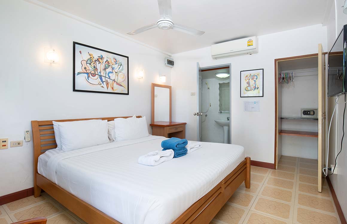 deluxe room accommodation in Patong Phuket